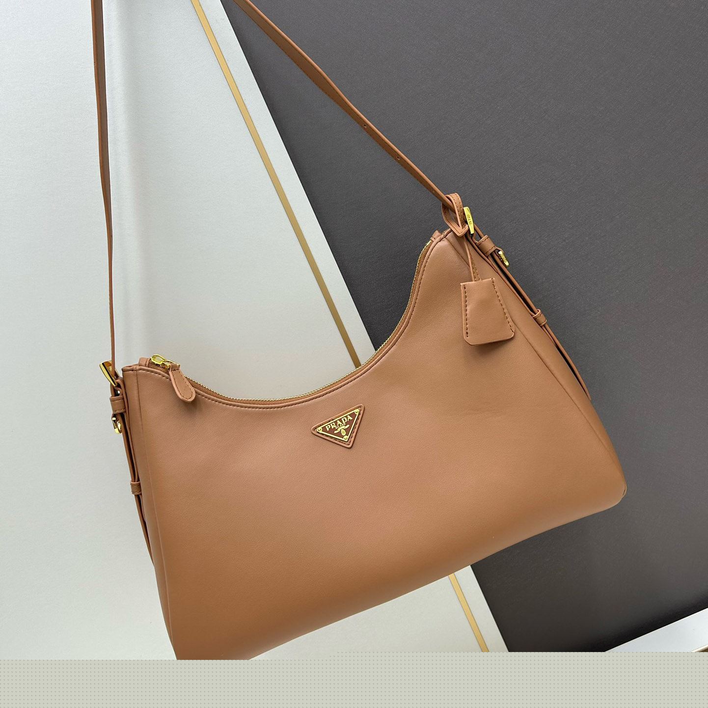 Pra*a top handle bags
